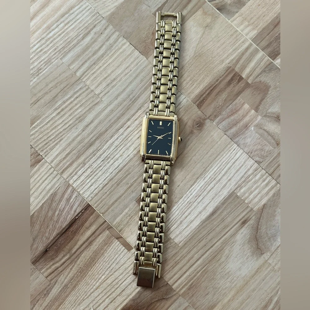 Seiko Vintage Tank Watch Black Rectangular Dial Gold-Tone Case Bracelet